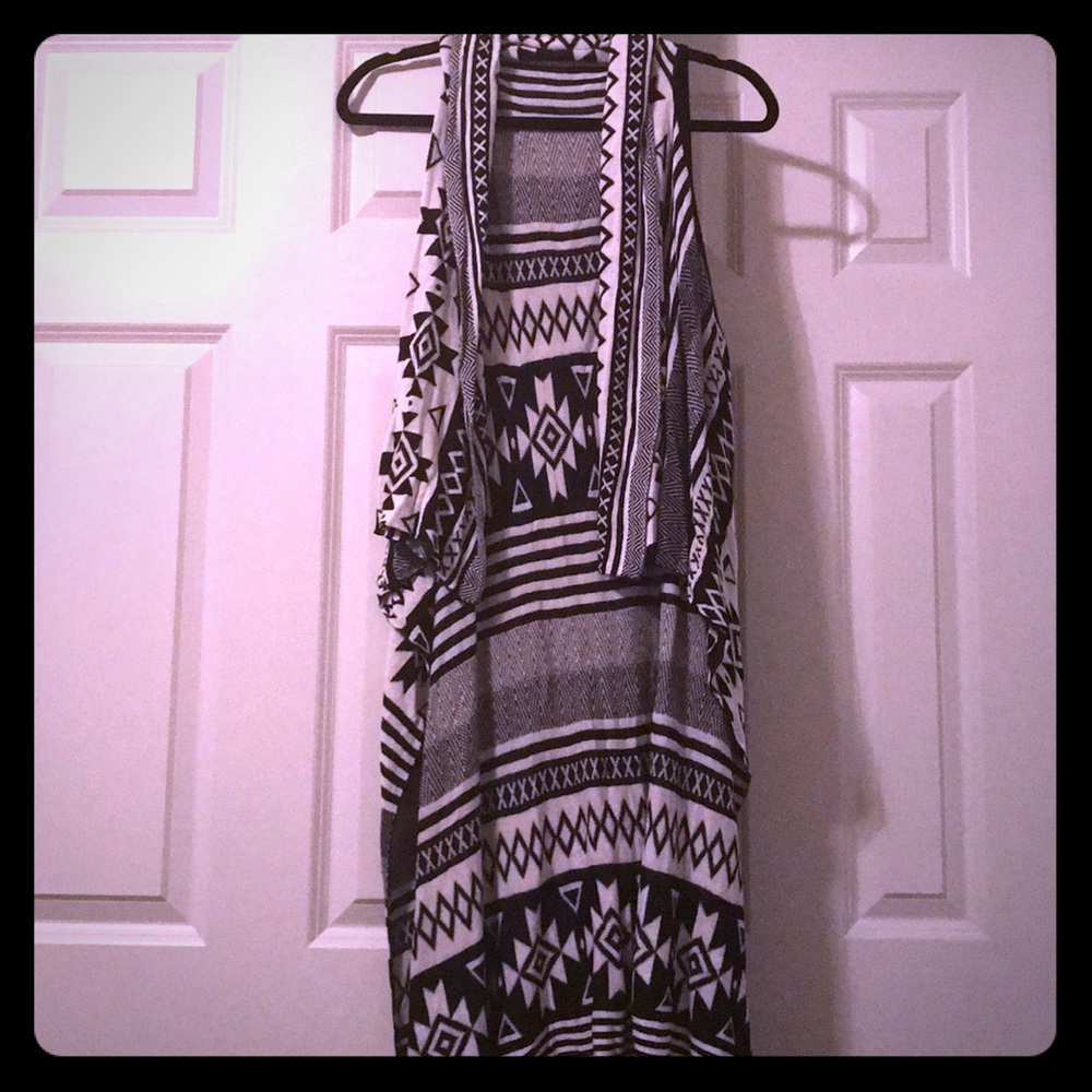 Black & white Aztec duster vest
